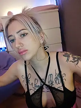 Gina-Lumaran Live chat-huone