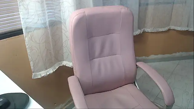 moon_cat85 Adlı Modelin Canlı Sohbet Odası