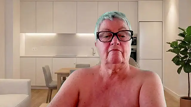 Mystery-Grandmother Show Webcam