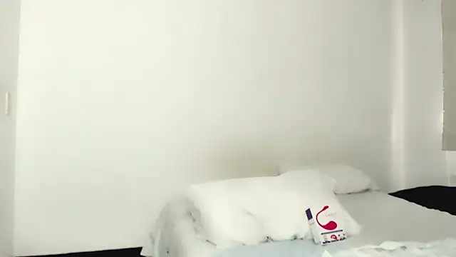 Monique_kiss – live chatrum
