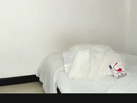 Monique_kiss Adlı Modelin Canlı Sohbet Odası