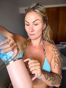 NastyMilf_n Live-seksikameraesitys