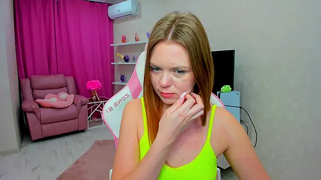 Strawberrye: δωμάτιο απευθείας συνομιλίας