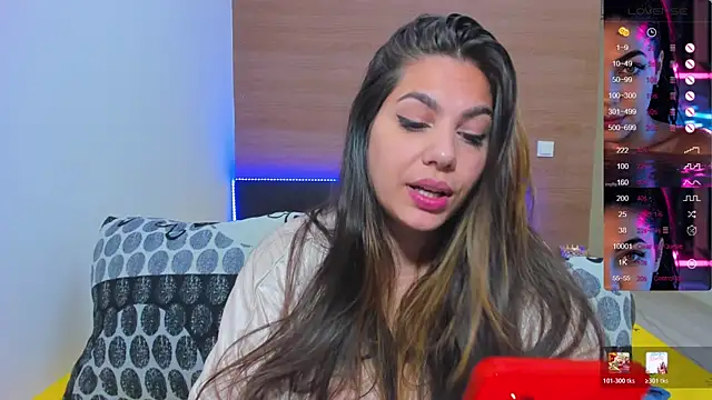 Emma_Muller32 Adlı Modelin Canlı Sohbet Odası
