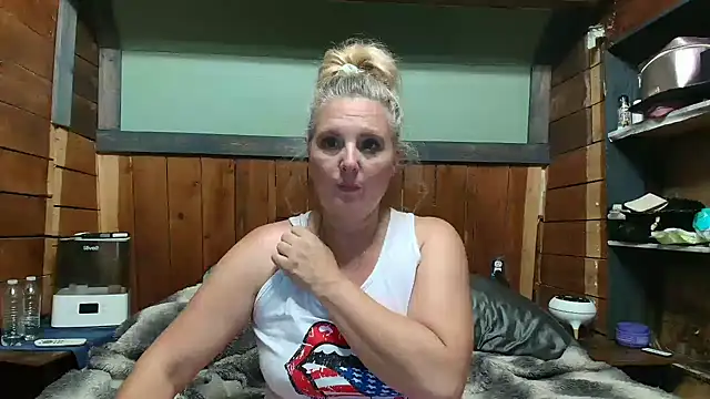 lisaxlovexxx Adlı Modelin Canlı Sohbet Odası