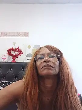 BustyMilf_: διαδικτυακό σόου στην κάμερα