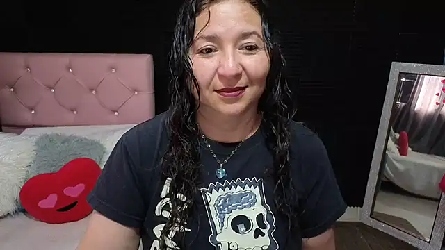 katifoxx's Live Chat Room