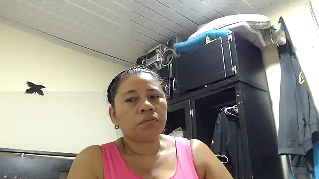 Sala de chat ao vivo de adrixxx38