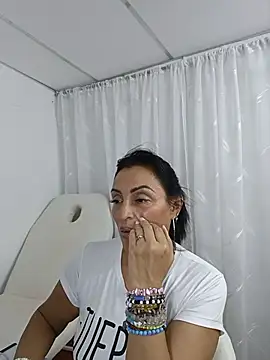 غرفة دردشة zullyxhot المباشرة