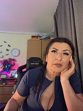 Hotangel75's Live Chat Room
