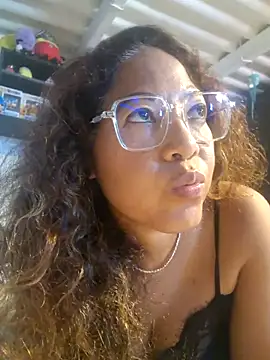 mila38's Live Chat Room