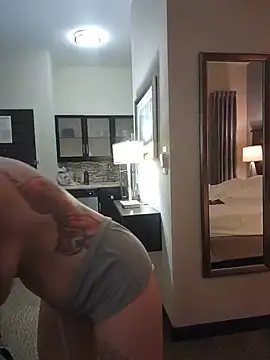 HollyTattoo Cameră chat live