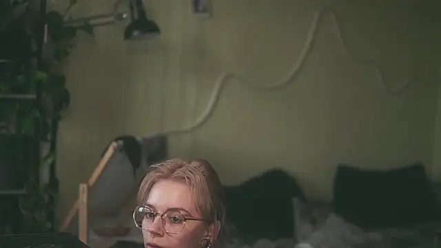 alyssa_sweet: δωμάτιο απευθείας συνομιλίας