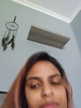 חדר צ'אט בשידור חי של DirtySnowball69
