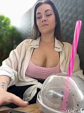 CrazyTori Adlı Modelin Canlı Sohbet Odası