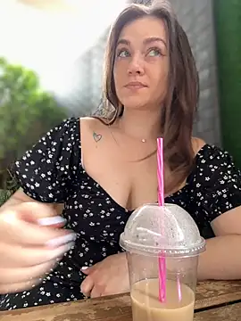 CrazyTori Adlı Modelin Canlı Sohbet Odası