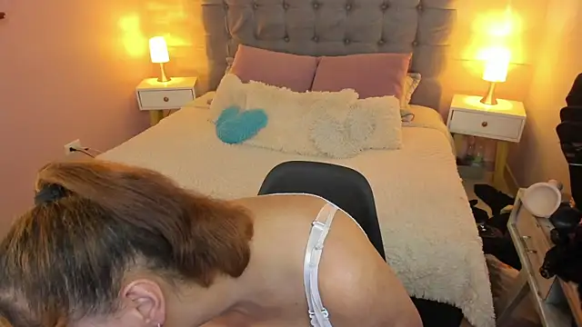 ห้องแชทสดของ _Abril_W