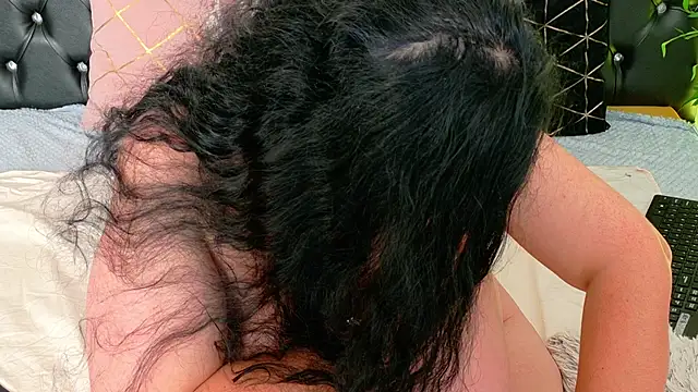 Alesha_XO Adlı Modelin Canlı Sohbet Odası