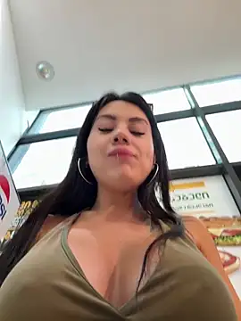 Wet__Bunny's Live Chat Room