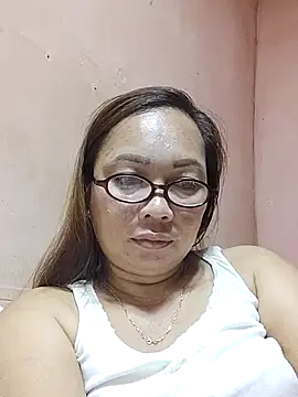 asianwet4u Adlı Modelin Canlı Sohbet Odası