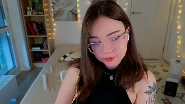MilenaSaint's Live Chat Room