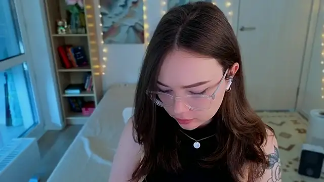 MilenaSaint's Live Chat Room
