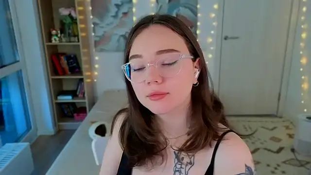 MilenaSaint's Live Chat Room