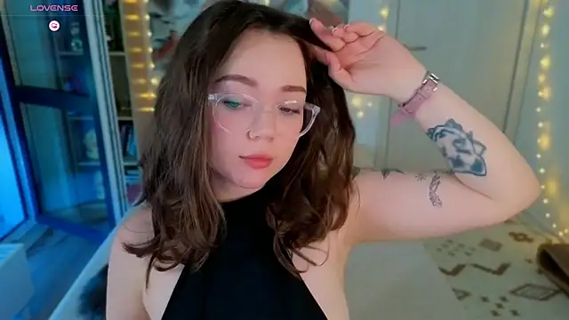 MilenaSaint's Live Chat Room