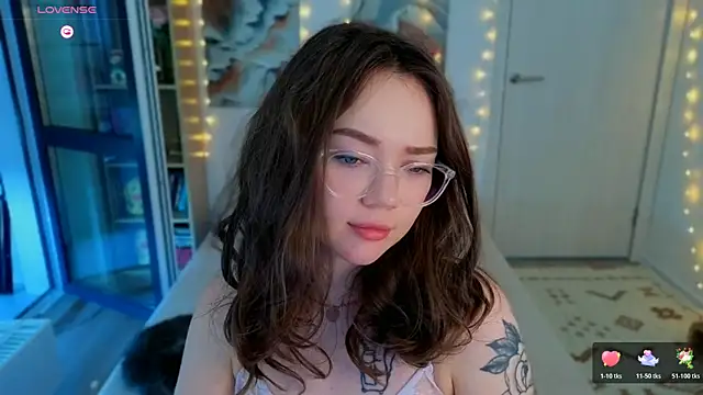 MilenaSaint's Live Chat Room