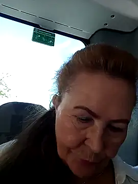 عرض كام Hottie-Mom الجنسي المباشر