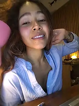 Colombiana219's Live Chat Room