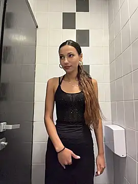-_MiaQueen_-: δωμάτιο απευθείας συνομιλίας