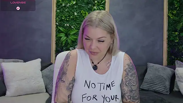 Issa_Jo Live Chatraum