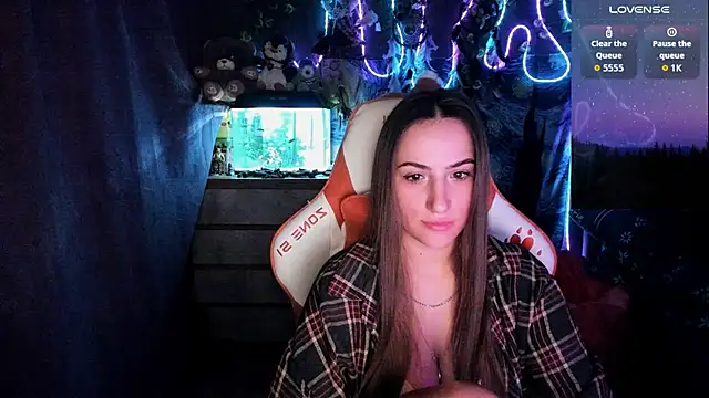 Selbi_Paine's Live Chat Room