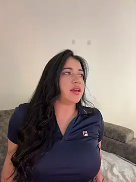 KallyMyller1 Adlı Modelin Canlı Sohbet Odası