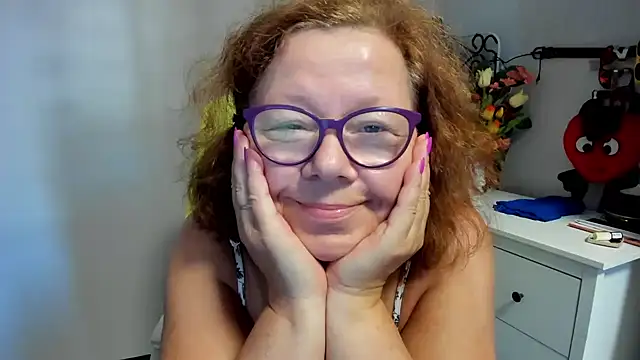Živá chatovací místnost Adelewildx