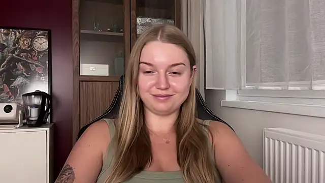 Mysteryerica's Live Chat Room