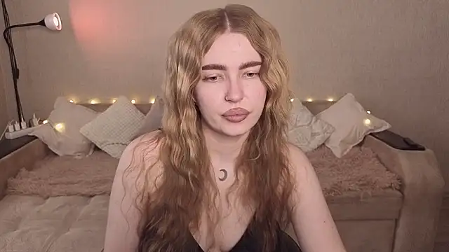 ViolettaLopez's Live Chat Room