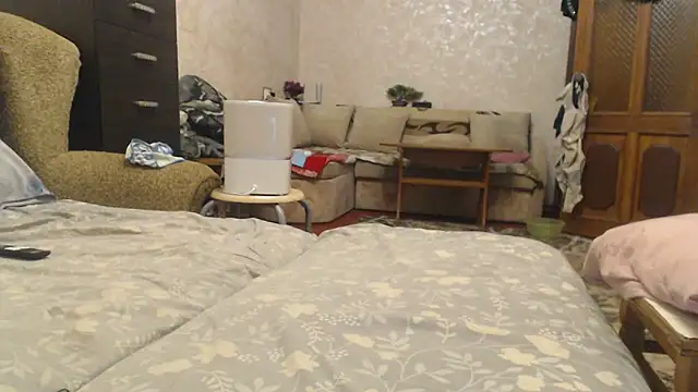 Amy_August's Live Chat Room