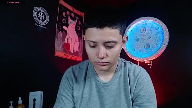 Sala de chat en directo de girl_intense444