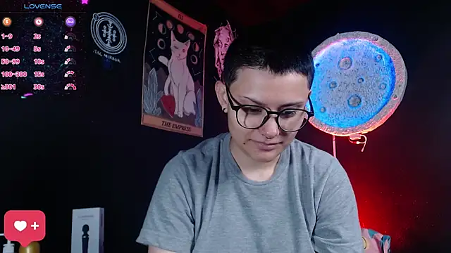 girl_intense444 – live chatrum