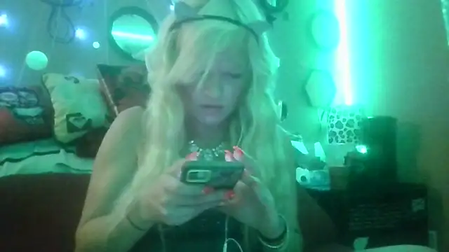 marilyn420's Live Chat Room