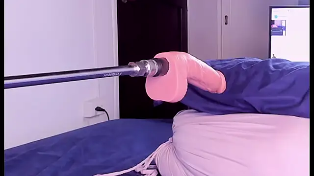 XxKinkyNatashaXx 现场聊天室