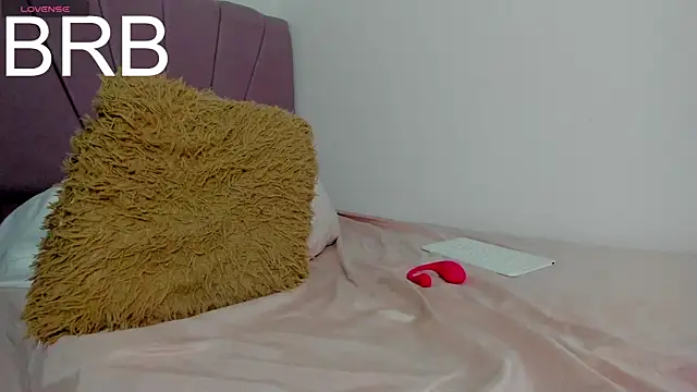 Amira_Falak élő chatszobája