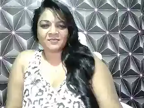 IndianDelia Adlı Modelin Canlı Sohbet Odası