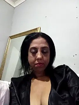 Zara4u Adlı Modelin Canlı Sohbet Odası
