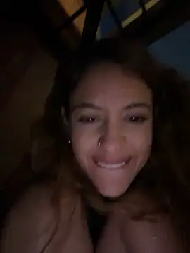 alana15 Adlı Modelin Canlı Sohbet Odası