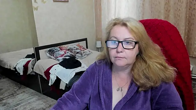 Frau_Marta's Live Chat Room