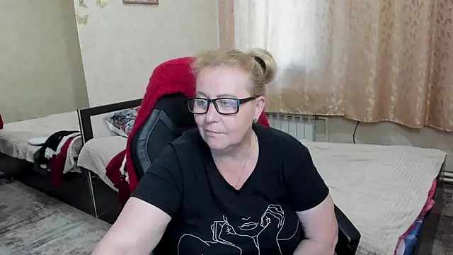 חדר צ'אט בשידור חי של Frau_Marta