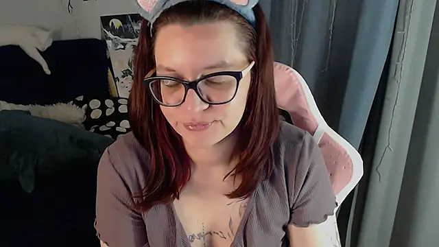 Milaniya_Poolys – live chatrum